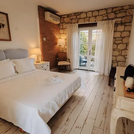 Oda ve Kahvaltı Cadde75 Alaçatı *