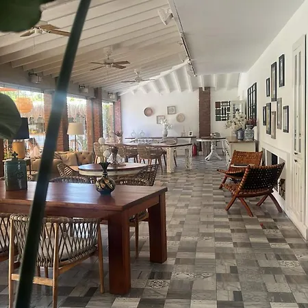Oda ve Kahvaltı Cadde75 Alaçatı Çeşme